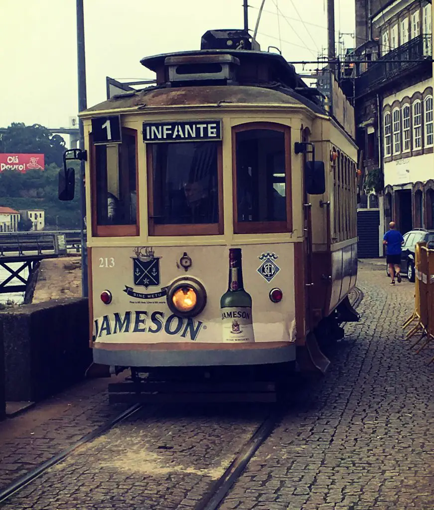 Alte Tram in Porto