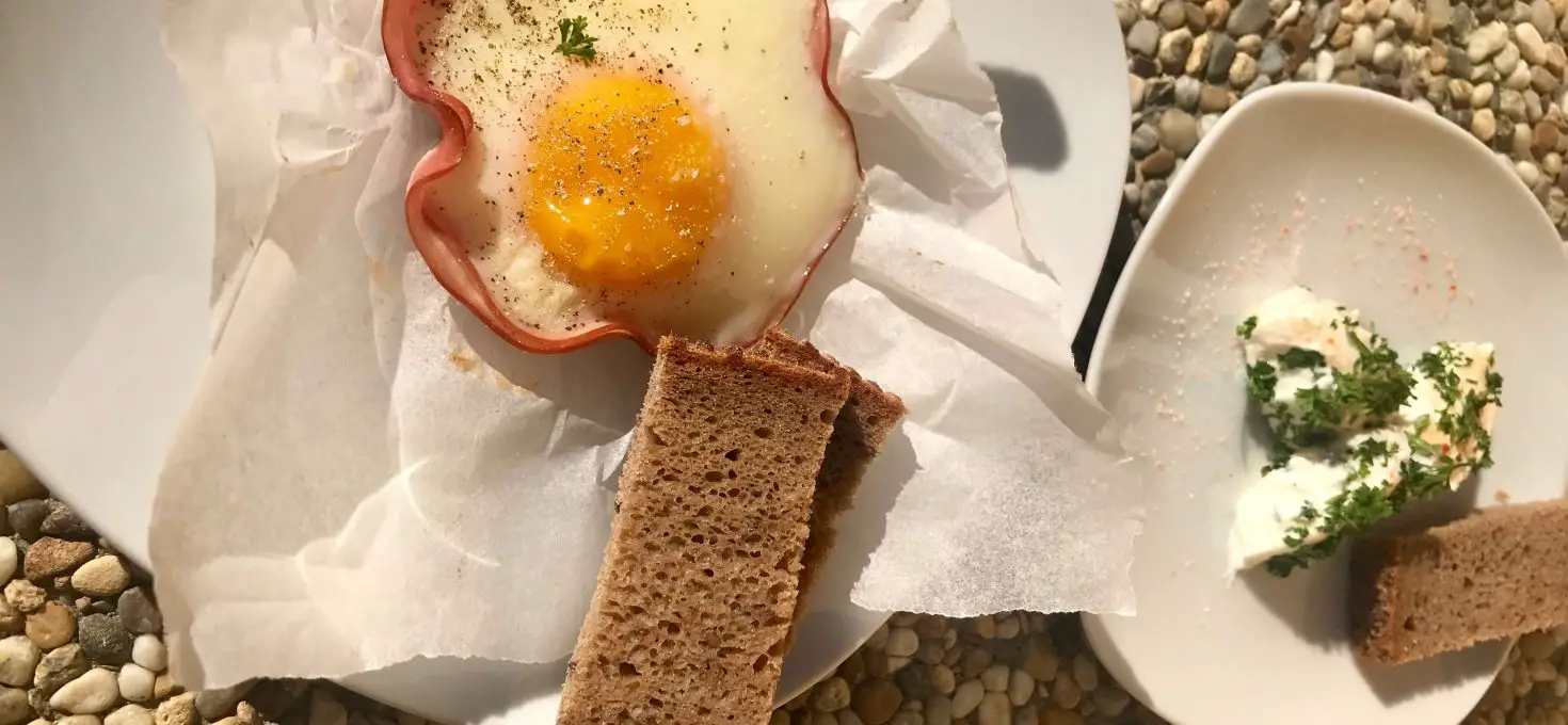 Bei Sina kommen Schinken und Ei aus dem Backofen