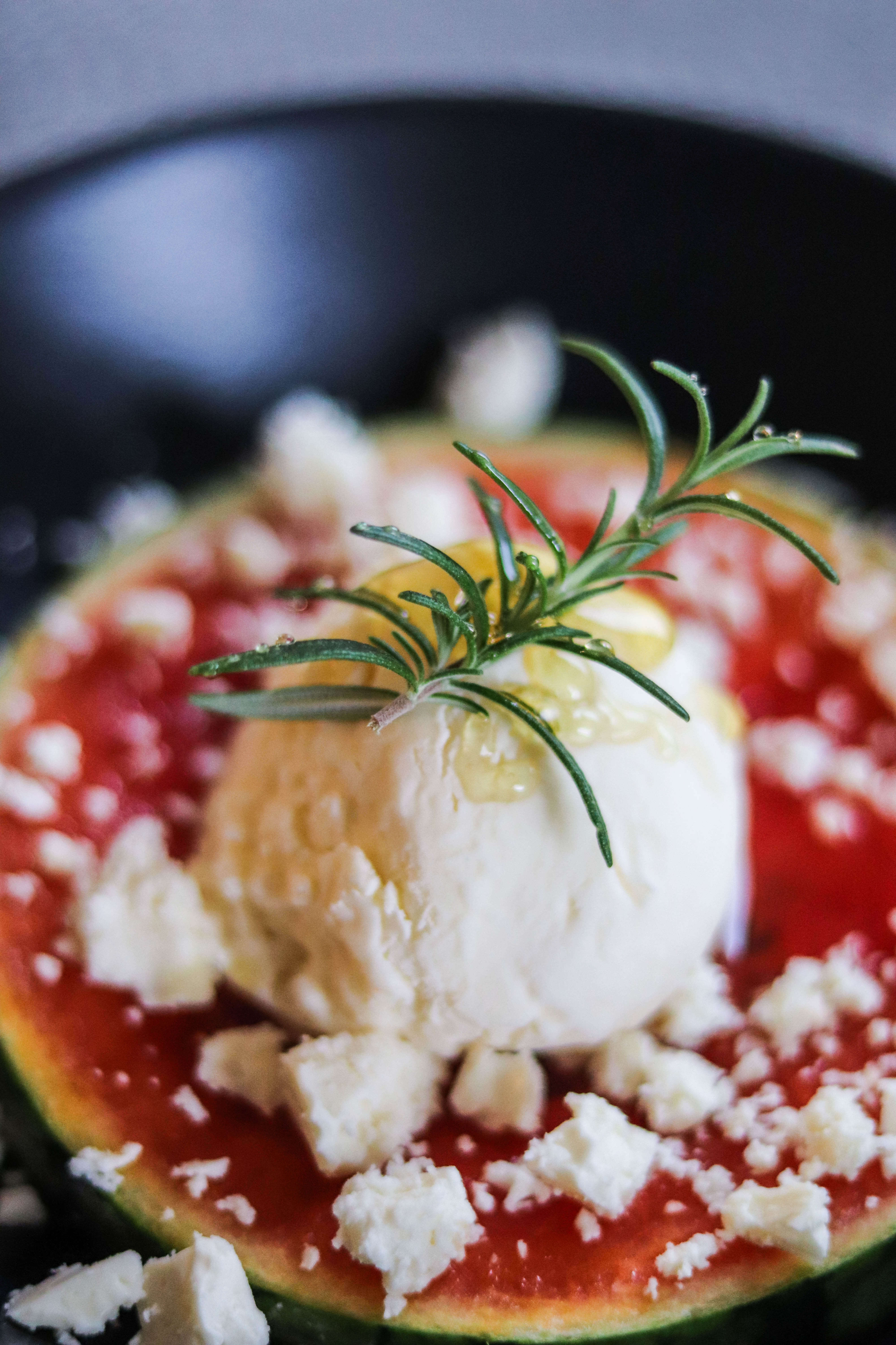 Wassermelone mit Honig-Rosmarin-Eis